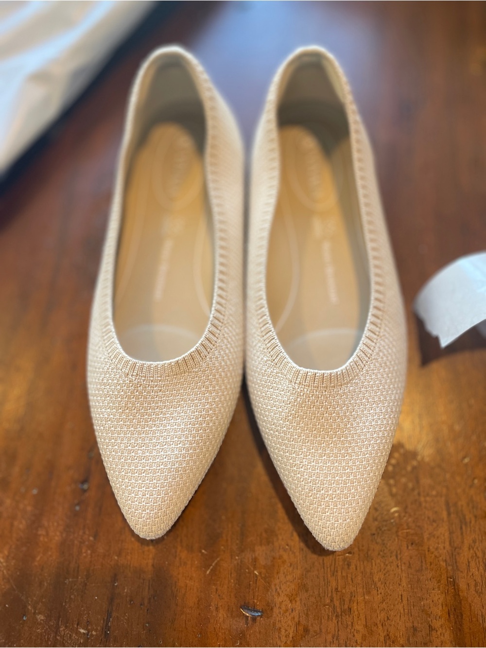 VIVAYA Women's Pointed Knit Ballet Flat in Cream Sz 37. 5 NWOT